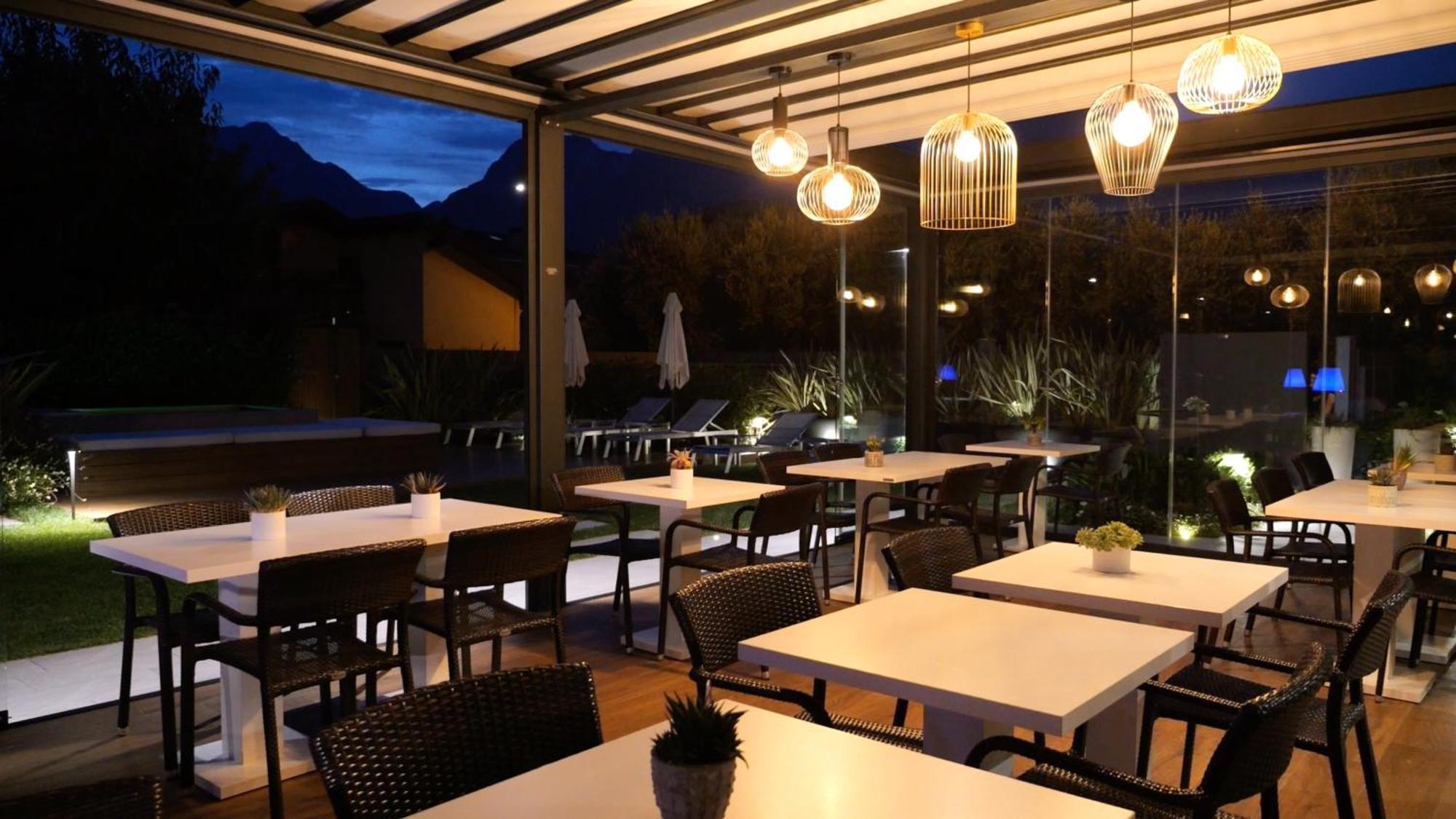 Hotel Villa Alberta Nago-Torbole Exterior photo